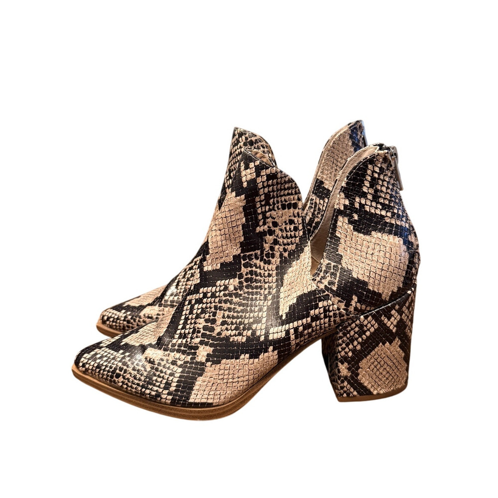 Steve Madden 10 Snakeskin $129 Cedar Bootie Ankle Boots Vegan Leather Block Heel - Picture 2 of 7